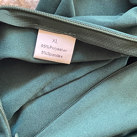 Elegant Green One Piece Jumpsuit Size XL - Picture 8 of 12